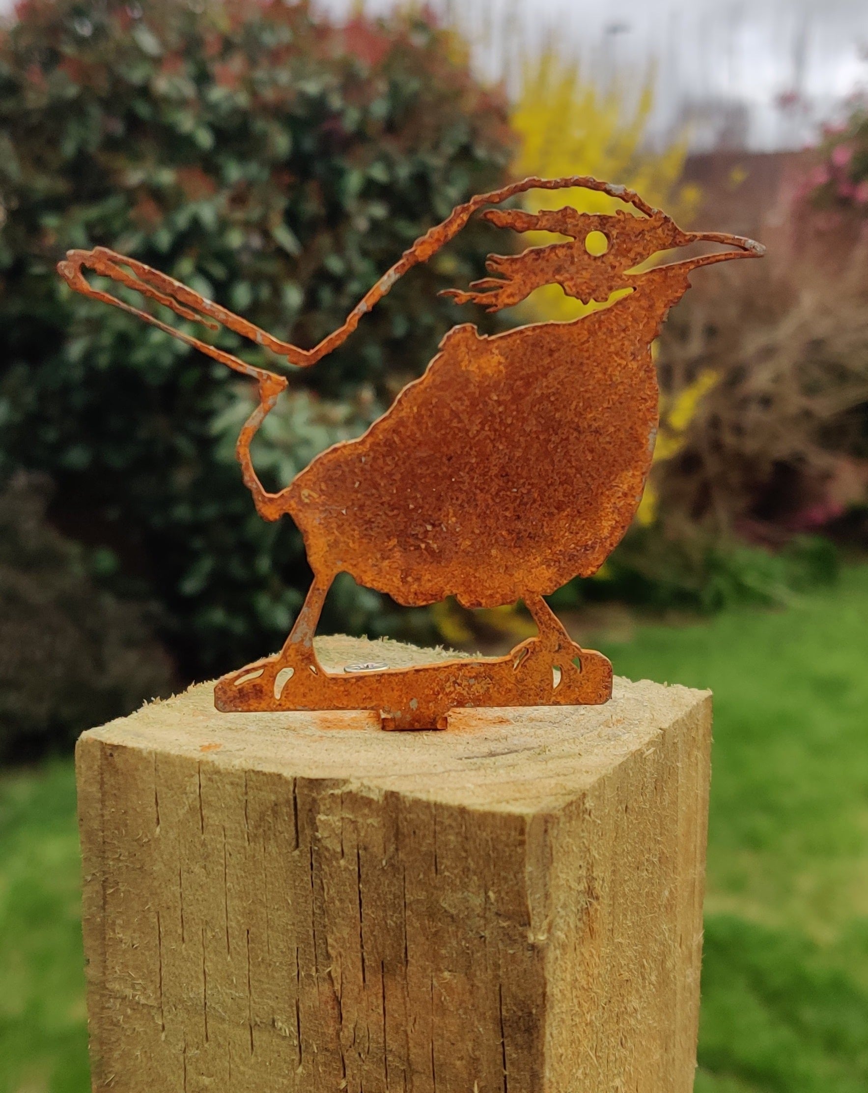 Wren Peering Fence Topper - MetalMotif