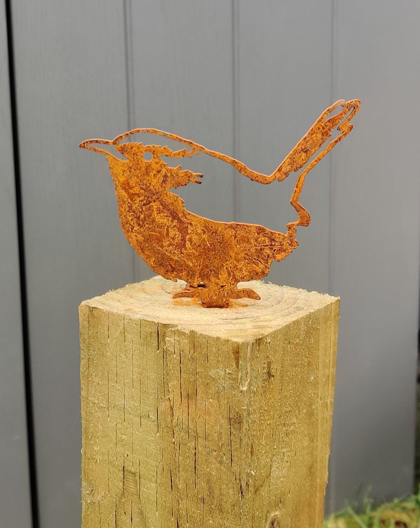 Wren Sat Fence Topper - MetalMotif
